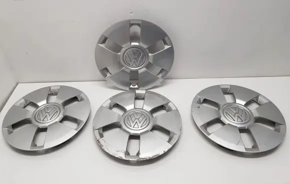 Volkswagen Up R15 wheel hub/cap/trim 1S0601147