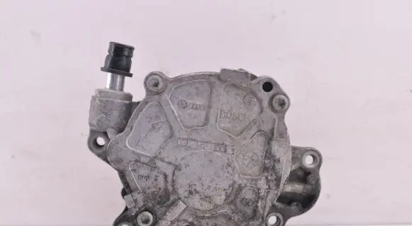 Volkswagen Touran II Vacuum pump 03L145100