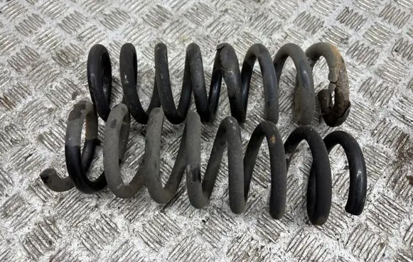 Mercedes-Benz E W212 Rear coil spring