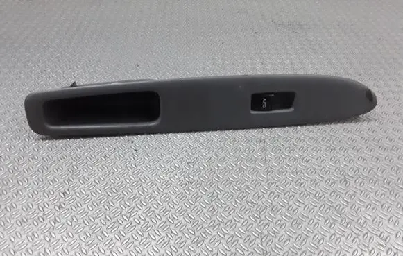 Toyota Avensis Verso Electric window control switch 8403044020