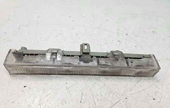 Toyota Yaris Third/center stoplight