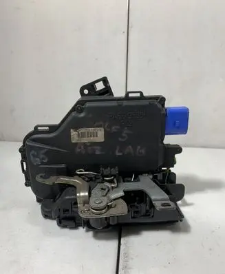 Volkswagen Golf V Rear door lock 7L0839016