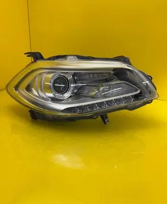 Suzuki SX4 S-Cross Headlight/headlamp 10017735