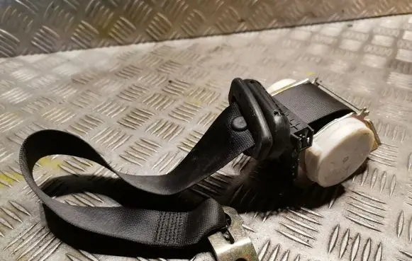 BMW 6 E63 E64 Rear seatbelt 7073542