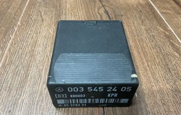 Mercedes-Benz E W124 Fuel injection pump control unit/module 0035452405