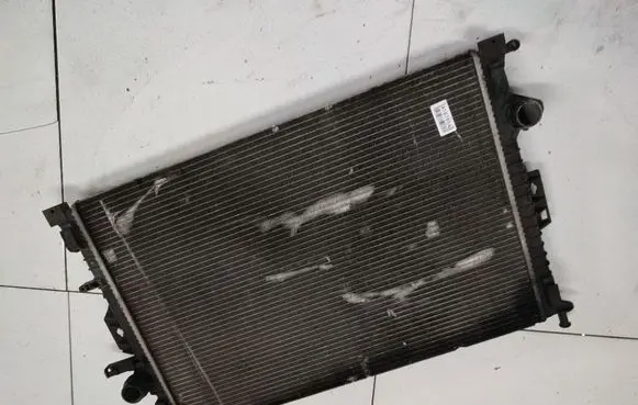 Land Rover Freelander 2 - LR2 Coolant radiator