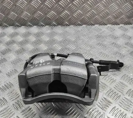 Volvo XC40 Front brake caliper 32329522