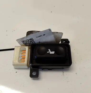 Toyota Avensis T270 Seat control switch 182850