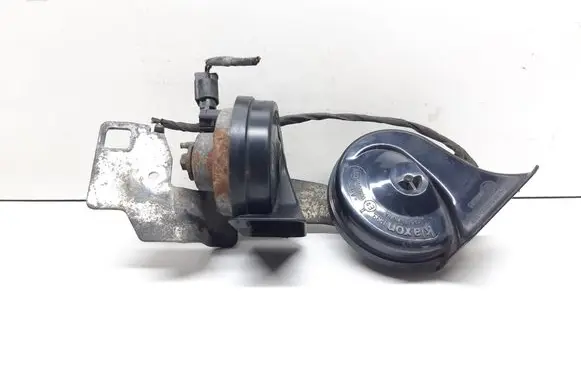 BMW 5 E60 E61 Horn signal 6935988 7159421