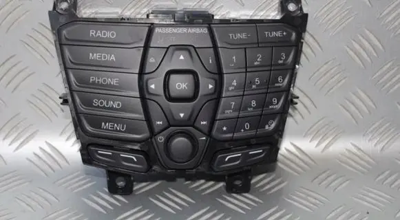 Head unit multimedia control