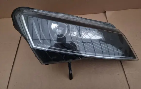Skoda Superb B8 (3V) Headlight/headlamp 3V1941016A