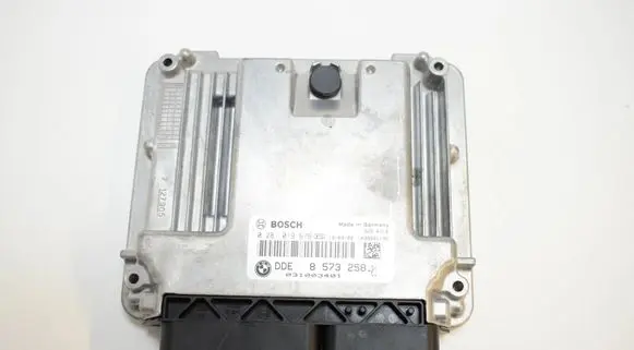BMW 3 F30 F35 F31 Engine control unit/module 8573258 0281019679