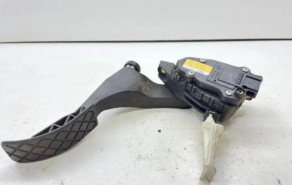 Audi A3 S3 8L Accelerator throttle pedal 1J1723503S