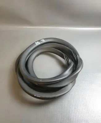 Peugeot Traveller Front door rubber seal