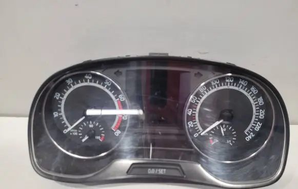Speedometer (instrument cluster)