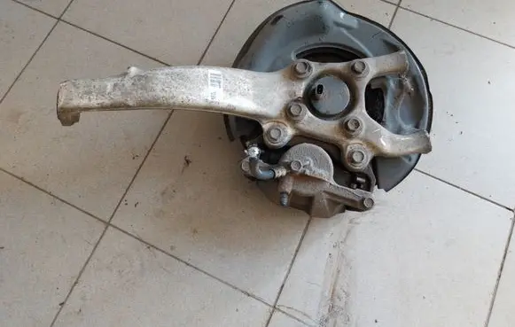 Lexus IS 220D-250-350 Front wheel hub N62L 0206061002