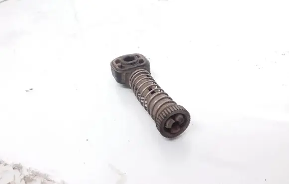 Volkswagen PASSAT B6 Gear shift cable bracket 1J0711761B