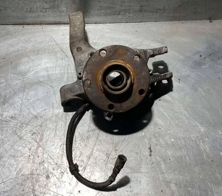 Audi A8 S8 D2 4D Rear wheel hub spindle/knuckle D0436T