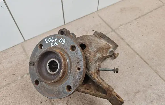 Peugeot 206+ Front wheel hub spindle knuckle