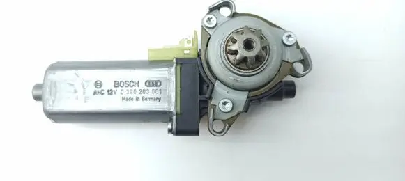 Mercedes-Benz C W204 Seat adjustment motor 0390203001 820289224