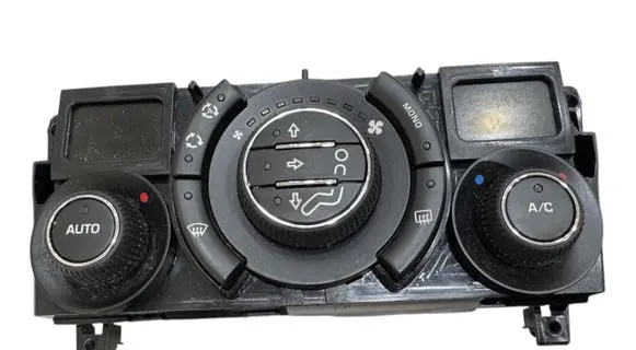Peugeot 3008 I Climate control unit 96738322XT