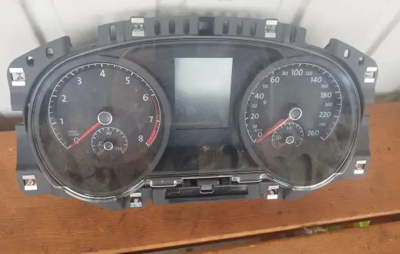 Volkswagen Golf VII Speedometer (instrument cluster) 5G1920740