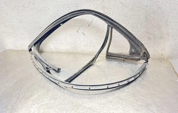 Saab 9-5 Rubber seal rear door window/glass 