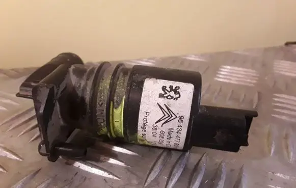 Citroen C6 Windscreen/windshield washer pump 9643447780 008024