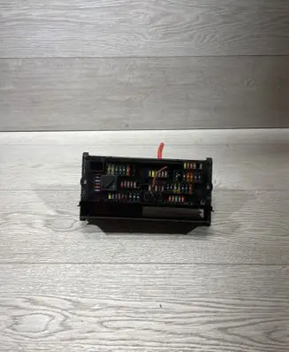 BMW 5 F10 F11 Fuse module 9234421 217033442 00826168