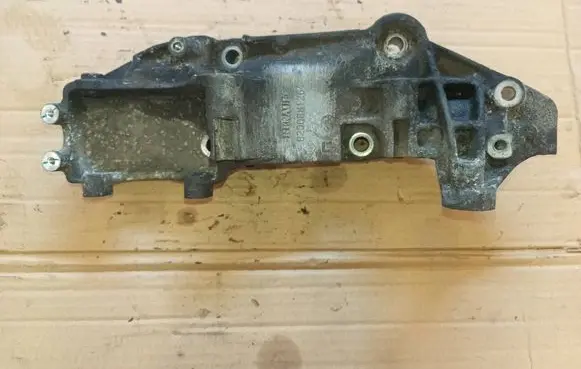 Renault Latitude (L70) Generator/alternator bracket 8200881264