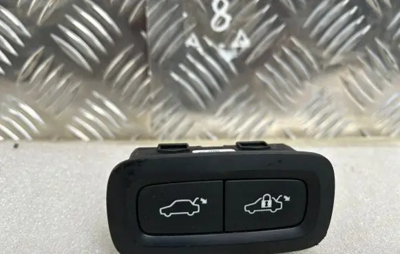 Volvo S90, V90 Tailgate/boot open switch button 31376890