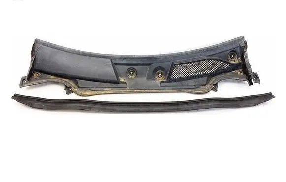 Mercedes-Benz CLA C117 X117 W117 Wiper trim A1768300013
