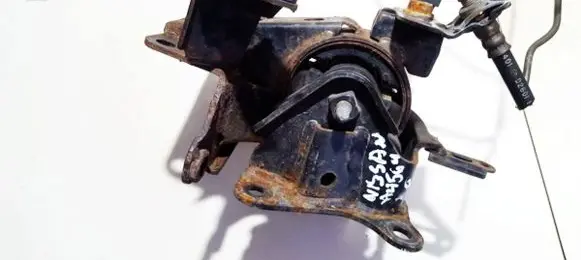 Nissan X-Trail T30 Engine mount bracket 112718h300
