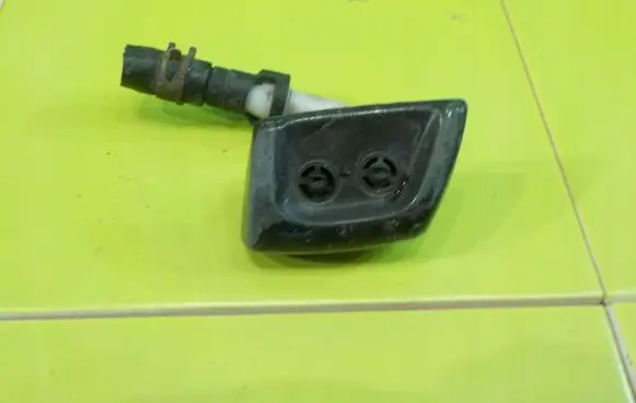 Land Rover Range Rover Sport L320 Headlight washer pump PRZOD XP203
