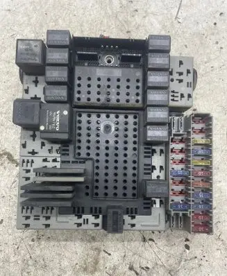 Volvo V70 Fuse box set 8645410 8645411 00W243