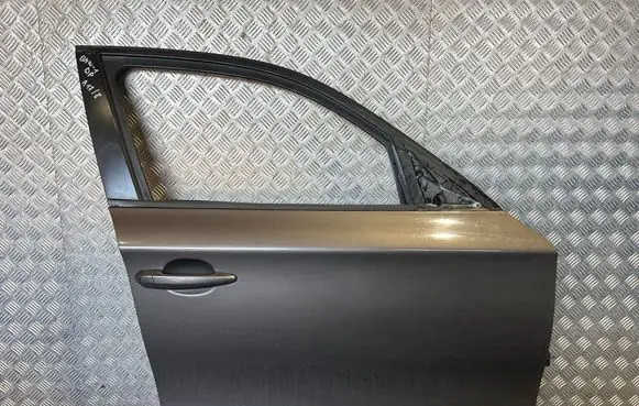 BMW 1 E81 E87 Front door 