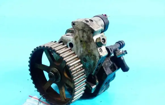 Volvo S40, V40 Fuel injection high pressure pump 0445010075 IMPRK1290939