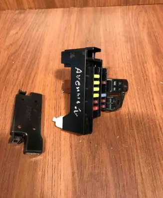Toyota Avensis T250 Fuse module AvensisFuseBox