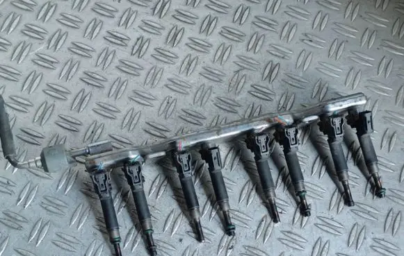 Nissan Qashqai Fuel injectors set 13011800423 113011912459 130119