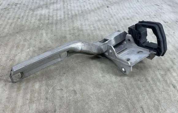 BMW 5 F10 F11 Radiator mount bracket 7186513 7211161 74314910