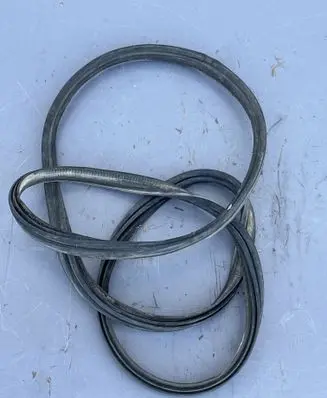 Trunk rubber seal (body)
