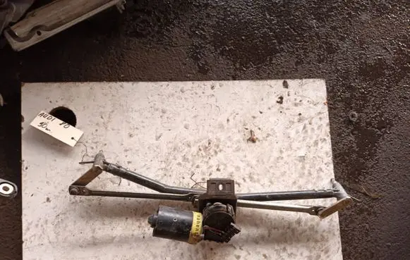 Audi 80 90 B3 Front wiper linkage 