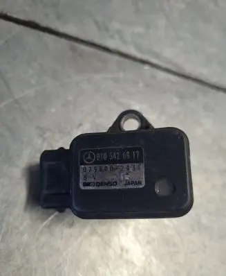 Mercedes-Benz S W140 Air pressure sensor 0105426817 0798002431