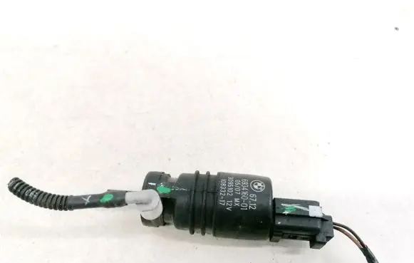 BMW 5 GT F07 Windscreen/windshield washer pump 693416001