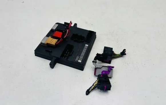 Audi A4 S4 B6 8E 8H Comfort/convenience module 8E0907279C