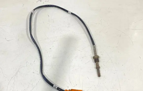 Volkswagen Golf VII Exhaust gas temperature sensor 04L906088B