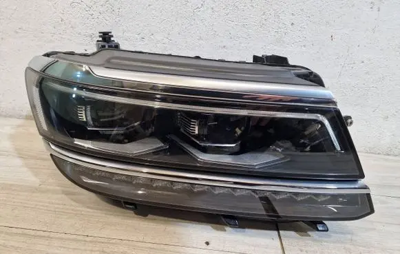 Volkswagen Tiguan Headlight/headlamp 5nb941082