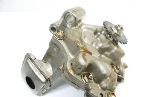 Toyota Avensis T270 Oil pump 