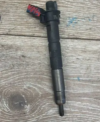 BMW 7 G11 G12 Fuel injector 8571565