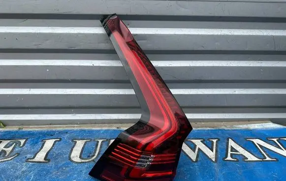 Volvo S90, V90 Tailgate rear/tail lights 32337133 78052022